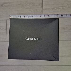 Chanel gift box